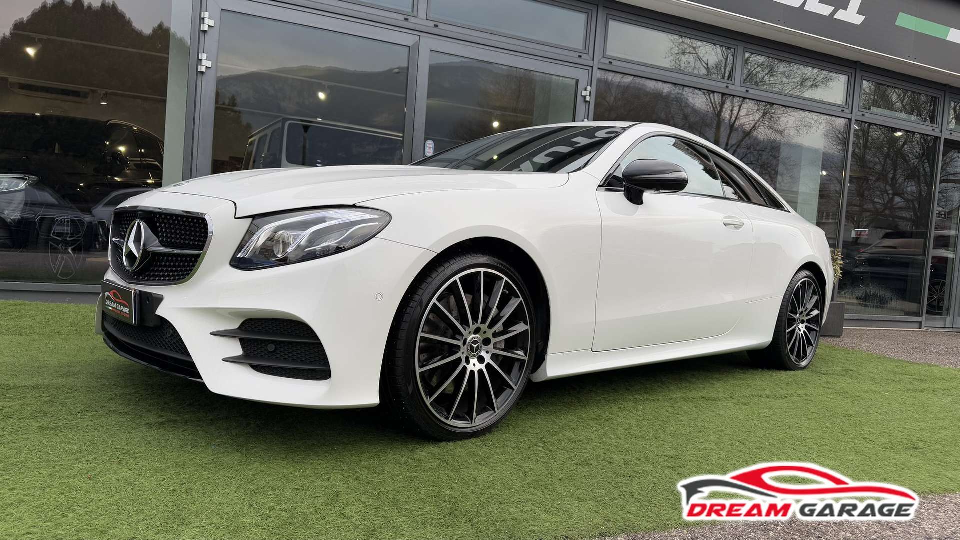 Mercedes-Benz E 350  E Coupe 350 eq-boost Premium auto